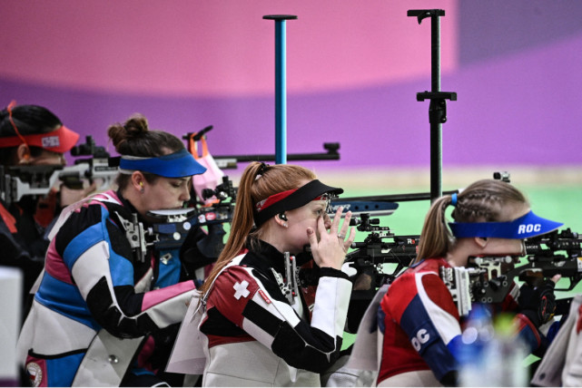 奥运金牌-射击女子50米步枪三姿决赛瑞士选手克里斯汀获得冠军