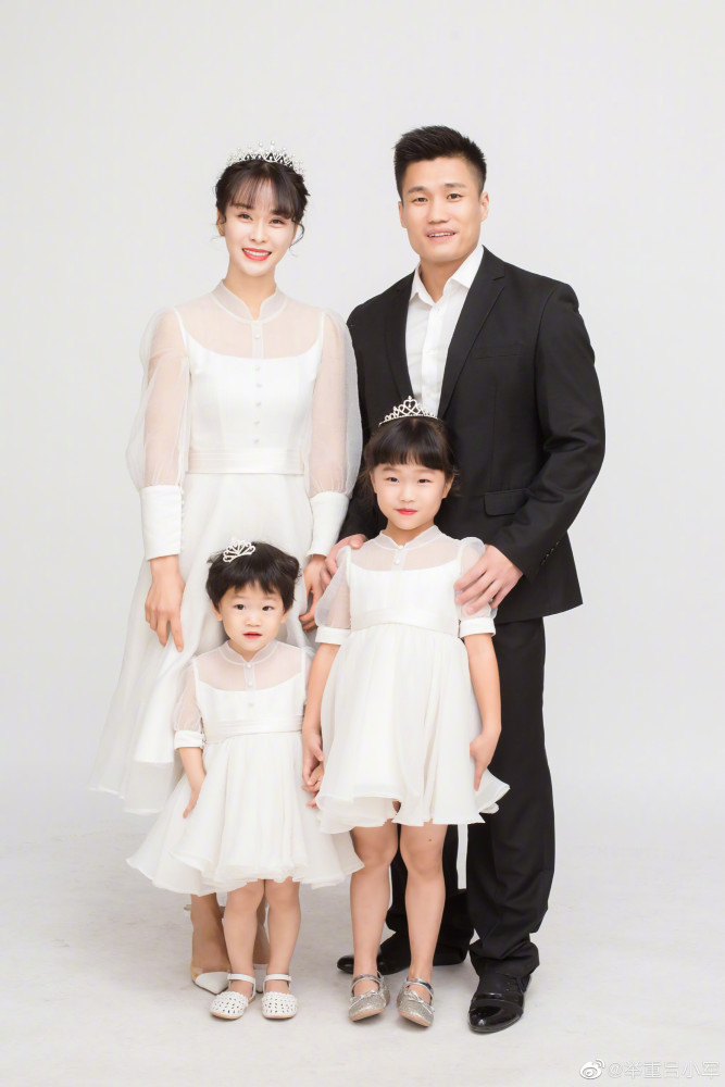 吕小军太幸福:奥运2冠,女儿2个,妻子貌美顾家,家庭事业双丰收_腾讯