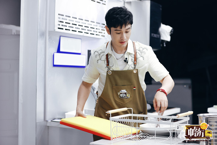 中餐厅第五季首播惨遭网友吐槽宁静言论引发热议
