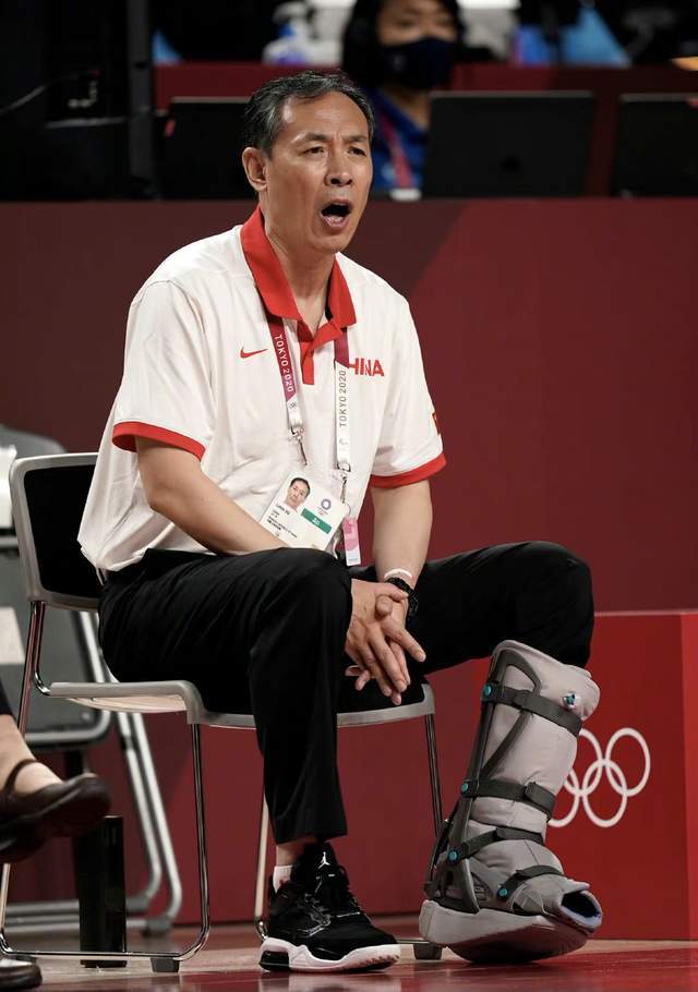 激情喊话走红,许利民再出神语录,网友:中国女篮有他稳了