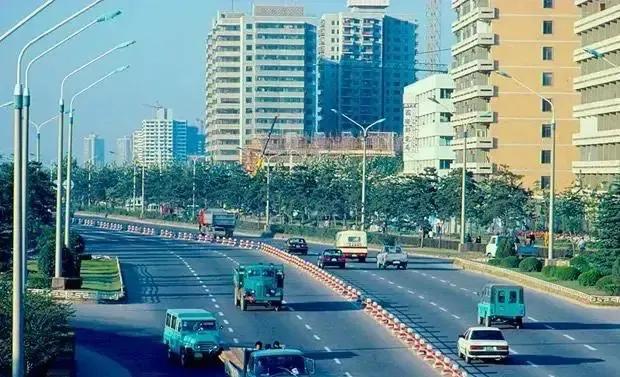 北京90年代的33张照片|北京|北京火车站|天安门|高峰|法拉利