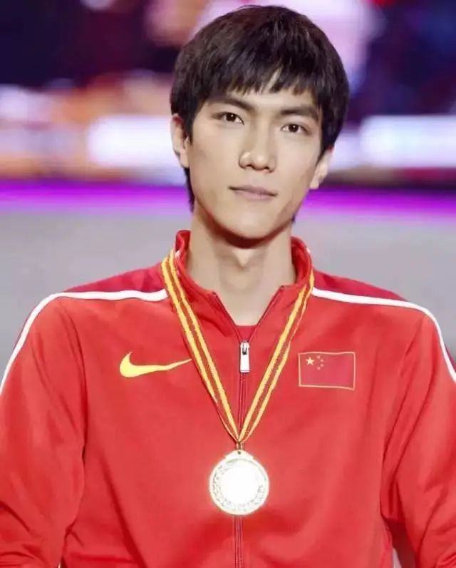 清华学霸王宇拒绝清华保送资格多次获跳高冠军为何这么牛