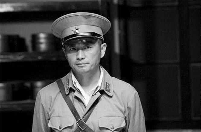 在1940年的一天,黄标迎来几位同志,其中有襄南军分区司令员李人林,天