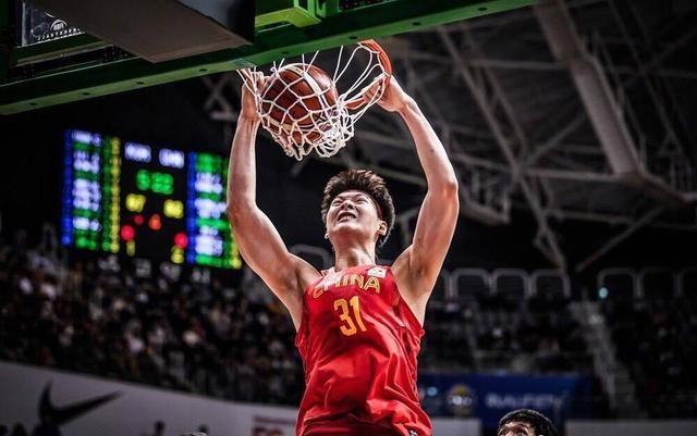 李春江 5年3000万！CBA国字号后卫续约，差点加盟北京男篮，李春江很失落