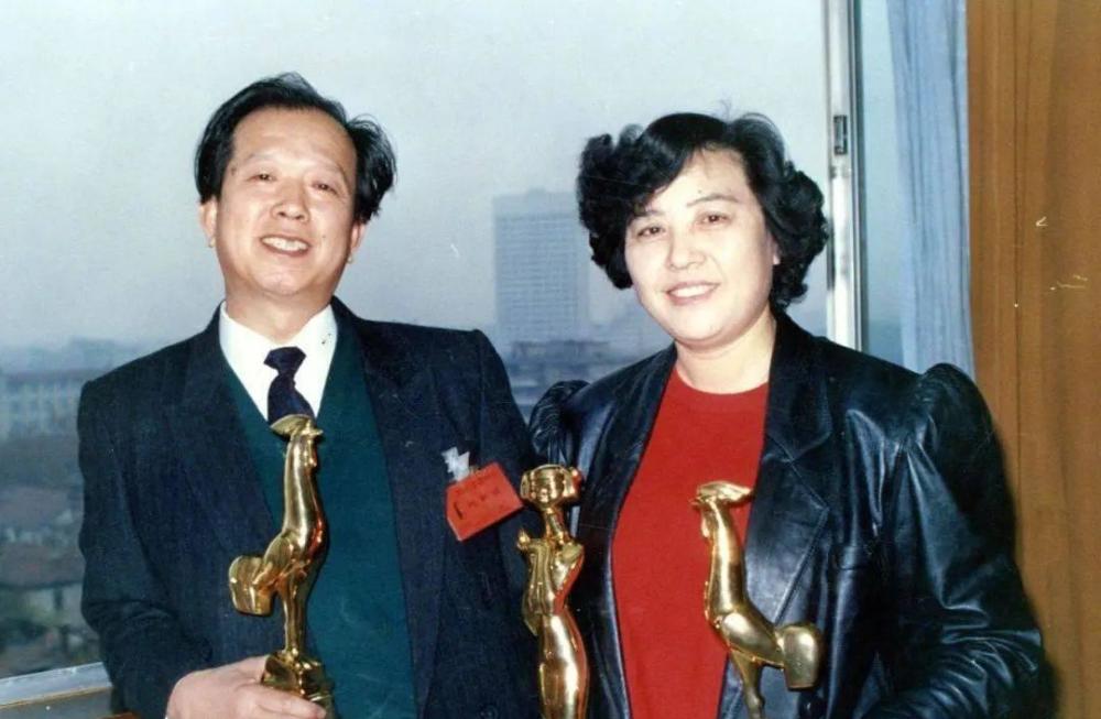 著名演员黄梅莹:命运坎坷,中年爆红,与初恋演员丈夫相守到老