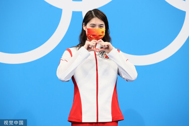 别样风景 中国健儿领衔 奥运赛场上演花式比心