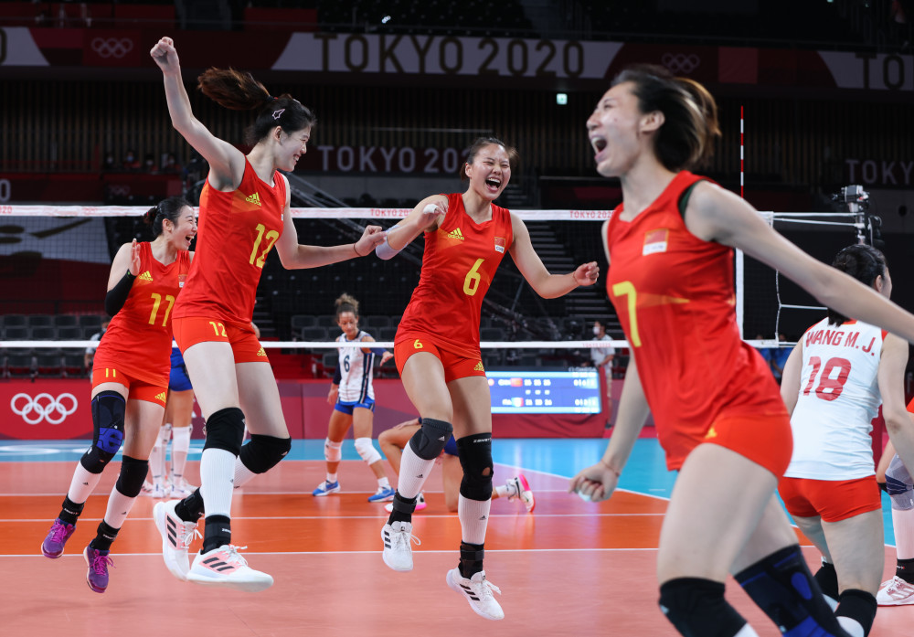 东京奥运会排球女排小组赛中国胜意大利