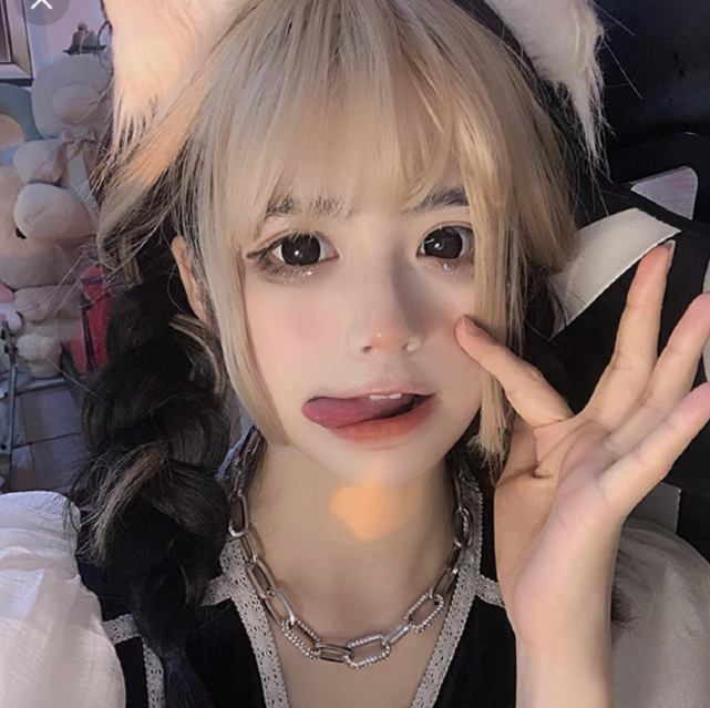 安妮嫩die可盐可甜?三天涨粉220万,同为女主播吉祥也很红|短视频