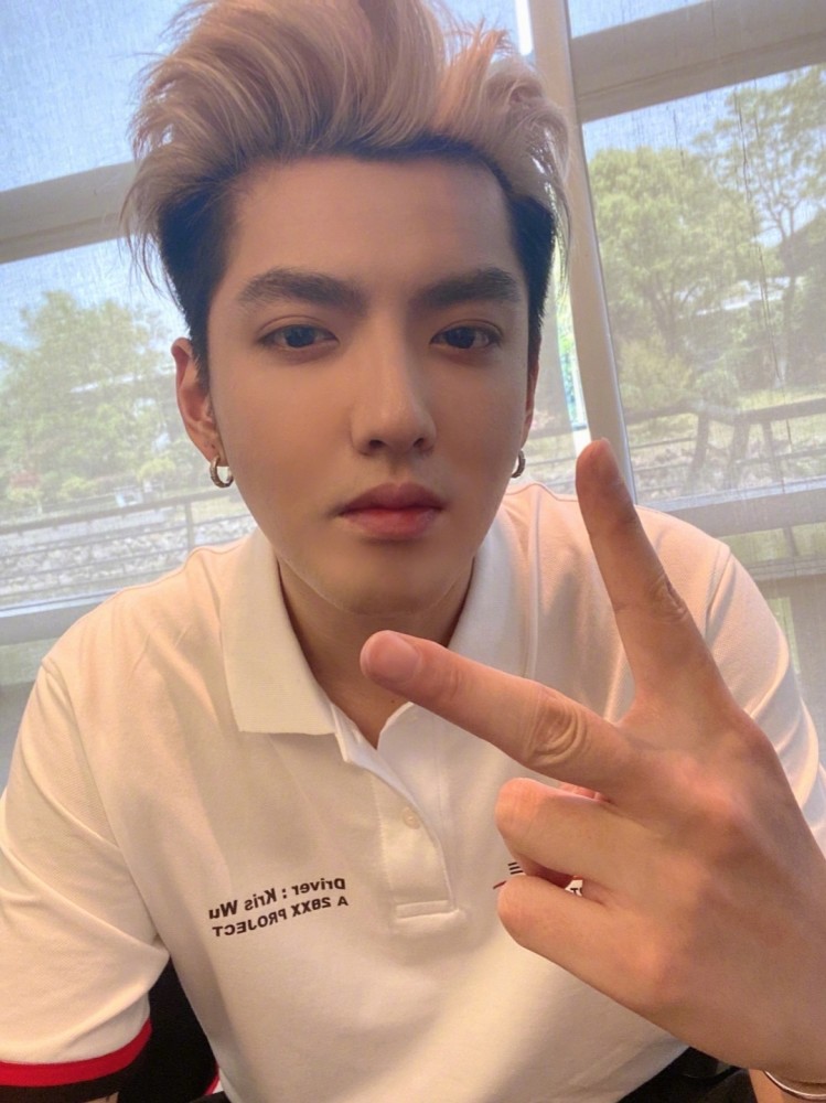 吴亦凡涉嫌强奸罪被逮捕其实早有六点预示吴亦凡摊上事了