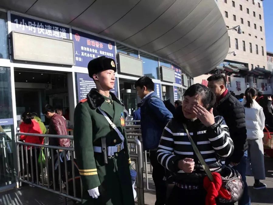 八一建军节|谢谢你们的守护!这样的军人很中国_腾讯新闻