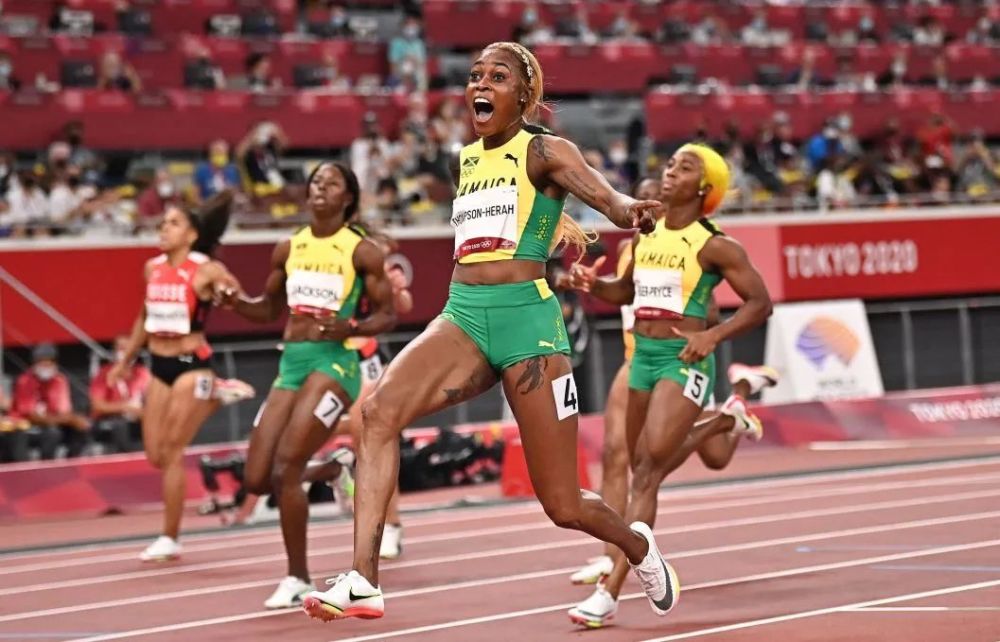 "短跑强国"牙买加包揽女子百米的金银铜牌,再现了伦敦奥运会上牙买加"
