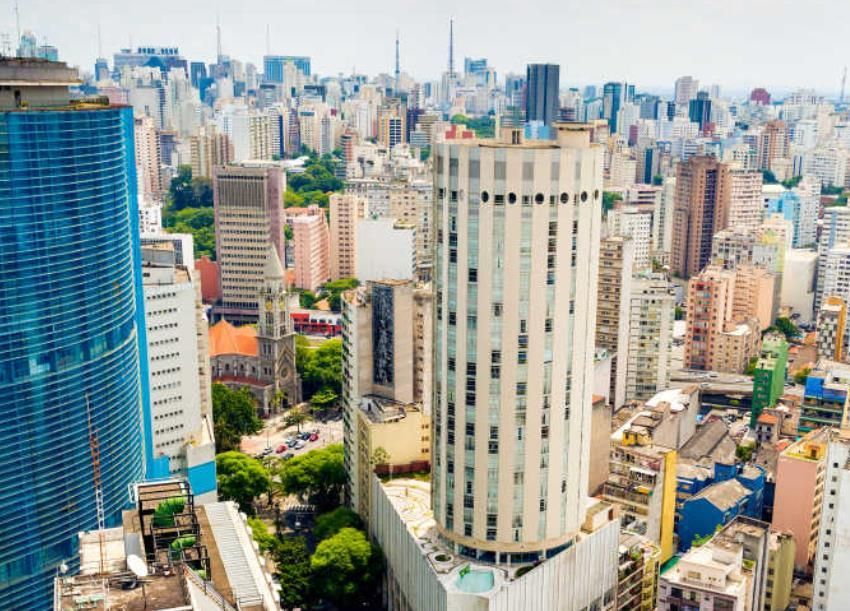 巴西的摩天高楼大城市,密密麻麻全是高楼,数量有可能超过上海