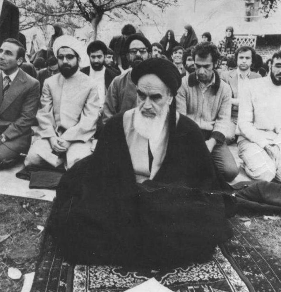 霍梅尼:流亡国外14年,76岁推翻伊朗政权,公开反对美国霸权主义