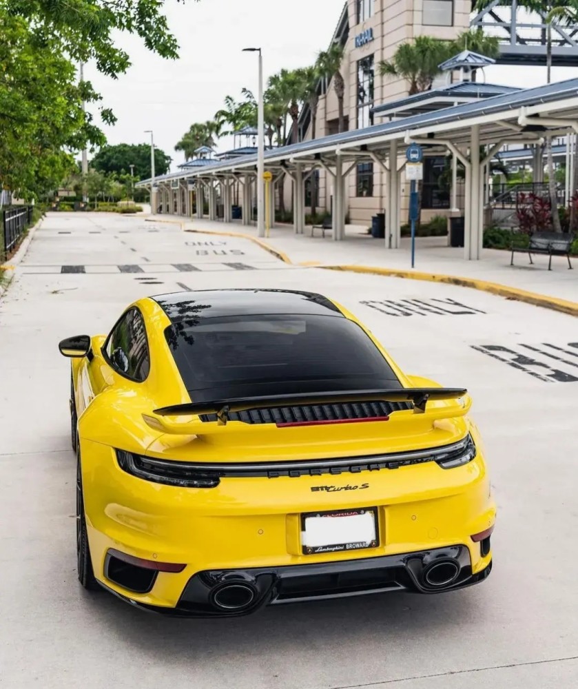 不一样的赛车黄保时捷911turbos