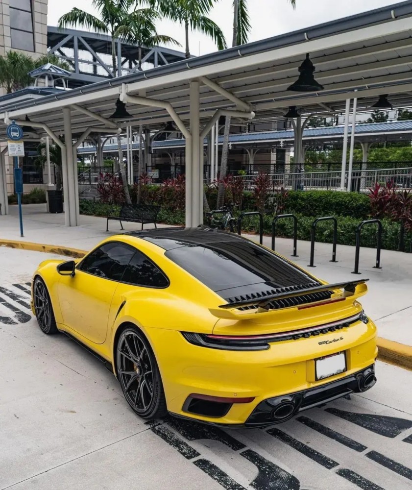 不一样的赛车黄保时捷911turbos