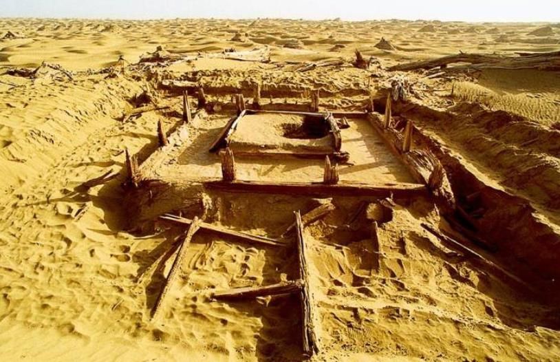 这座古城跟楼兰一样神秘掩埋在沙海中千多年了你想去看看吗