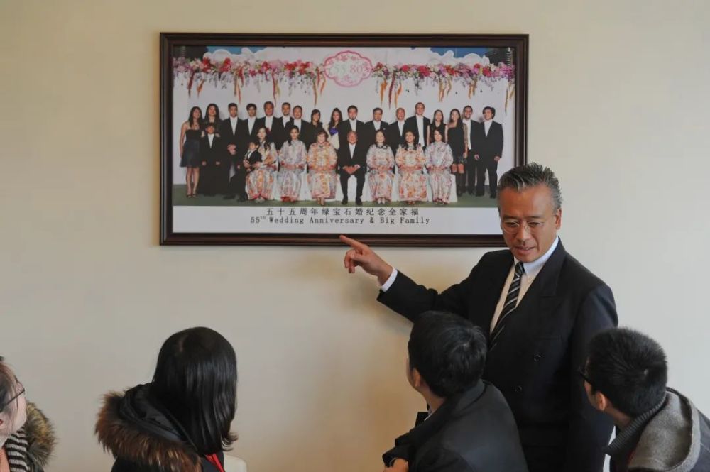 香港家族排行_原创香港最神秘的家族,从未上过财富榜却富可敌国,声望远超四大家族