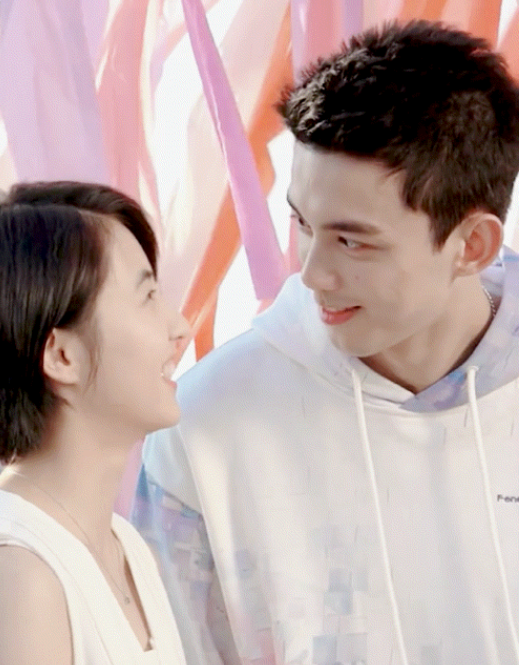 黄磊看到张子枫的吻戏后诚邀吴磊来蘑菇屋最后的笑容不太友善