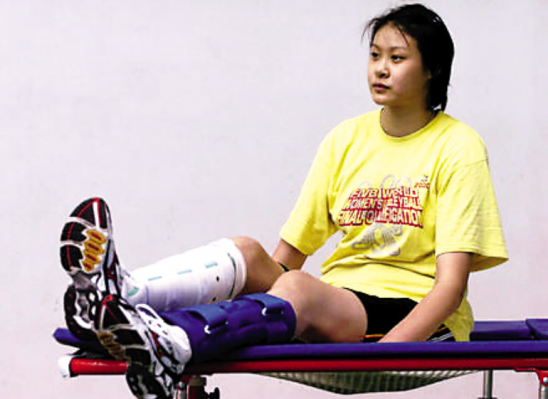 2004年3月,赵蕊蕊在集训过程中腿部骨折,此时距离奥运开幕已经不到