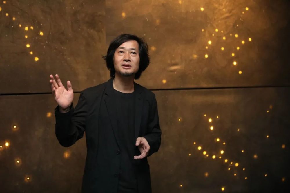 两种文化,多重身份,王绍强的创作加减法|艺术栗子