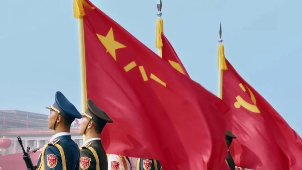 为什么战旗美如画? 英雄的鲜血染红了它!