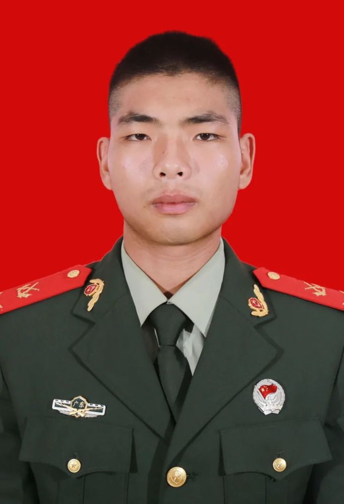 吴家齐武警舟山支队服役,下士军衔.