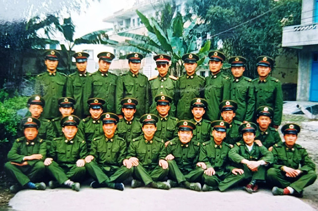 八一建军节到了,因为4点原因,农村退伍兵不愿参加战友聚会