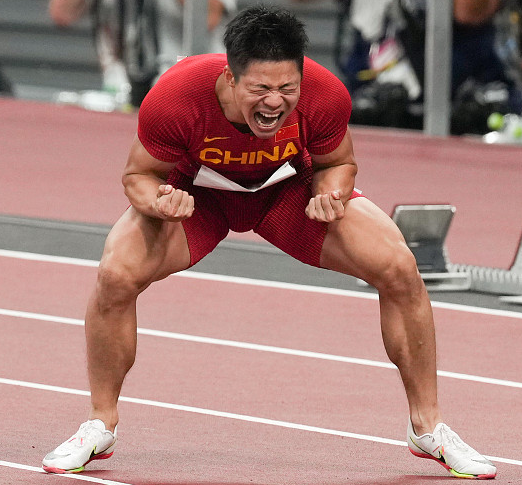 苏炳添9秒83冲上热搜!刘翔盛赞 送祝福:决赛请大家把好运借他一点
