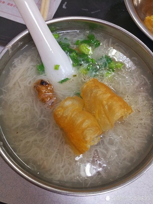 面线糊是起源于福建泉州的美味面食是许多闽南人难忘的味道