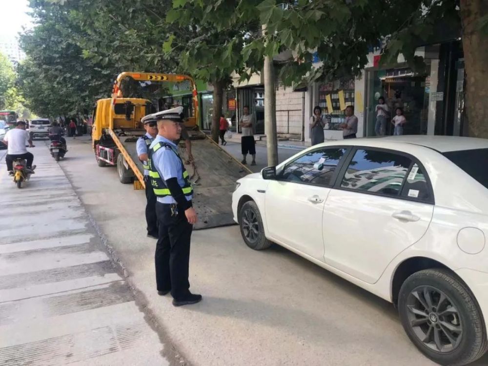 洛南交警持续开展城区交通秩序集中整治成效显著