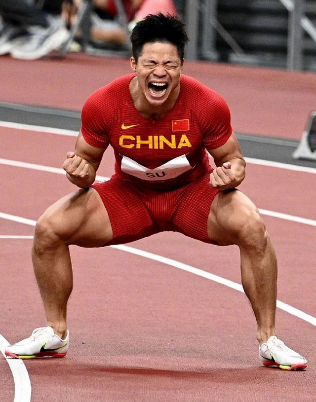 第5个小细节:苏炳添跑完决赛后,怒吼庆祝,这一刻,是中国田径的里程碑!