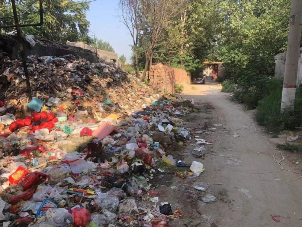 临汾这俩村垃圾遍地臭味扑鼻