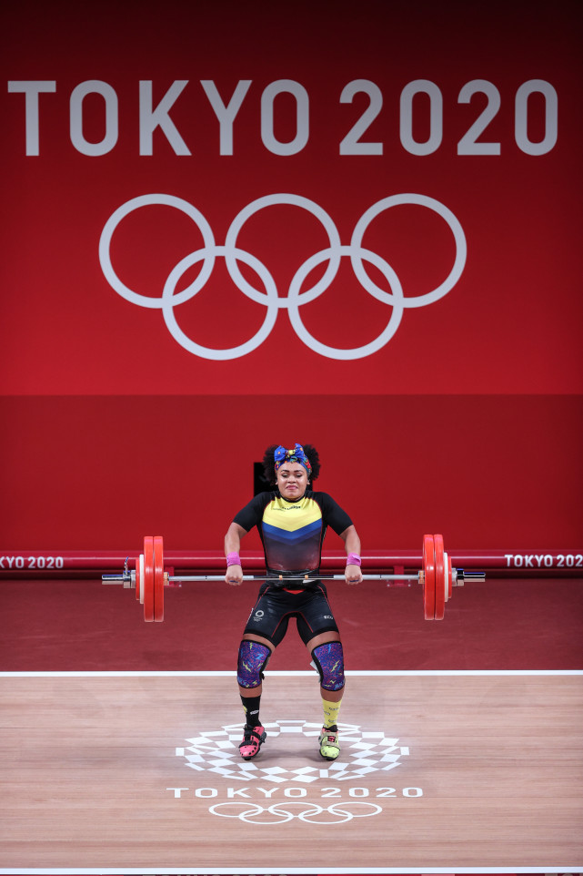 东京奥运会女子举重图片