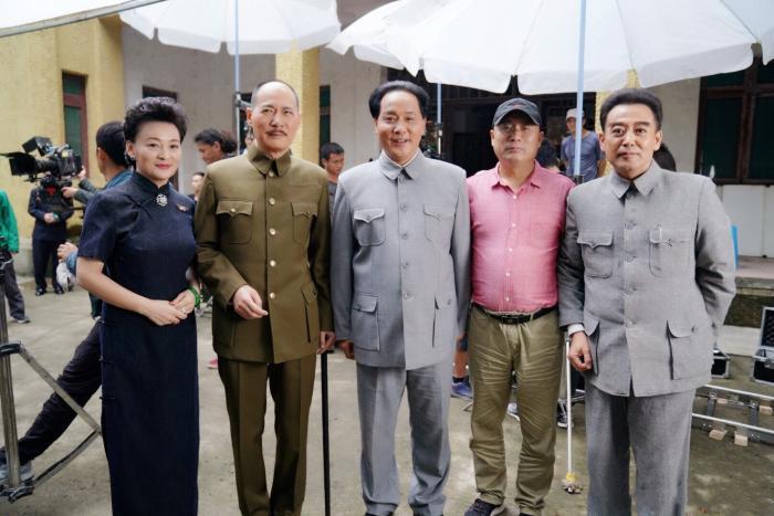 电视剧版《重庆谈判》于2018年8月28日正式开机拍摄,2019年3月完成