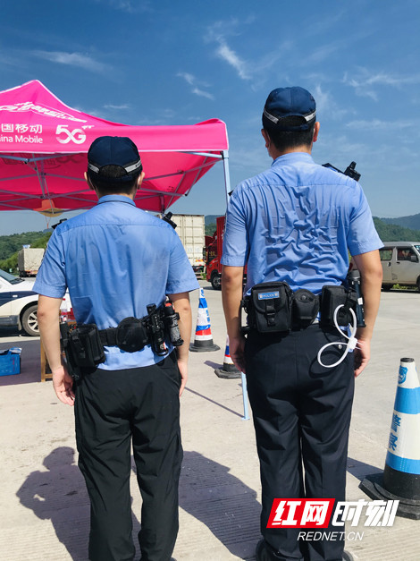 众志成城抗击疫情张家界高速交警我为自己代盐