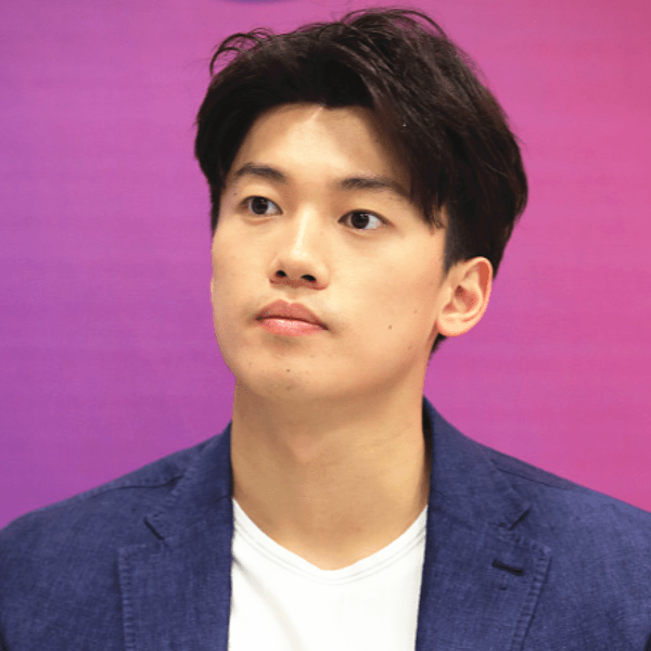 中国游泳健将"高富帅"汪顺,颜值在线技术一流,穿搭更是一绝