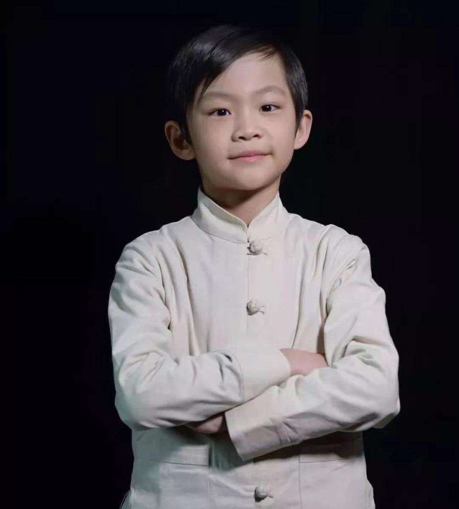 中医小药王李牟慕容:6岁把脉,9岁识得千种药材,为何如此优秀?