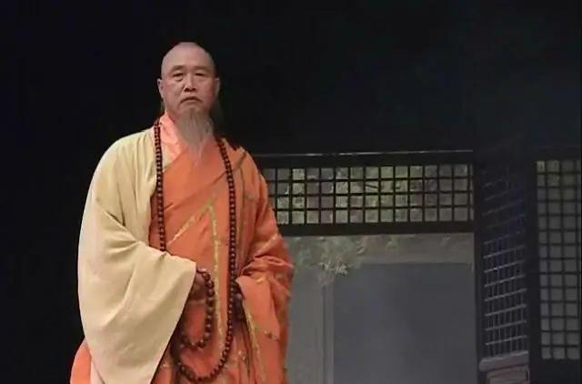 再回五台山,师父居然说鲁智深杀人放火不易,是在批评鲁智深吗