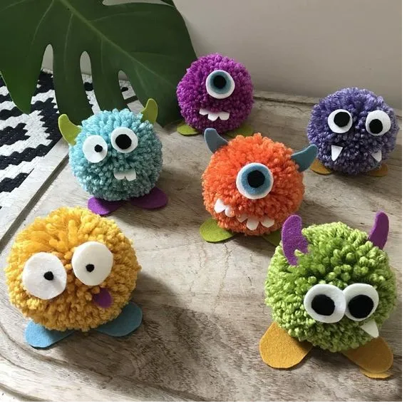 家里的剩余毛线绕了几个毛线球没想到用处竟然这么大孩子的玩具都有了