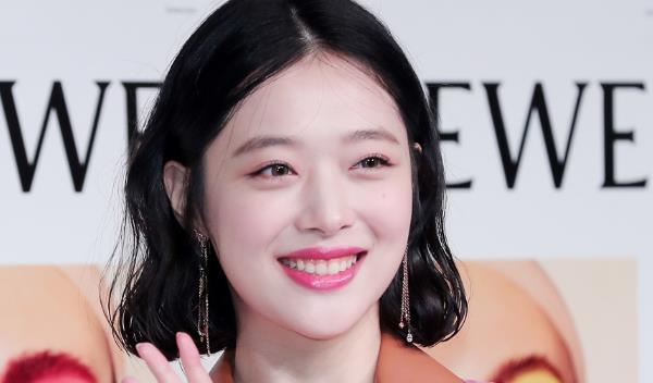 崔雪莉|江倩龄|具荷拉|姜亦珊