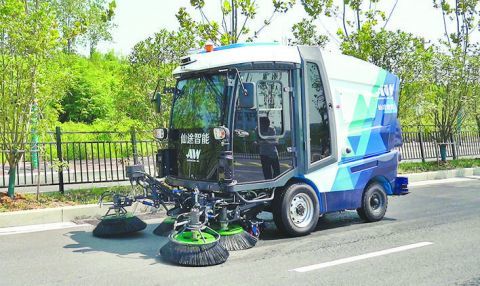 清扫车排行_清洁工自制一辆道路清扫车,能抵二十个人工值得称赞(2)