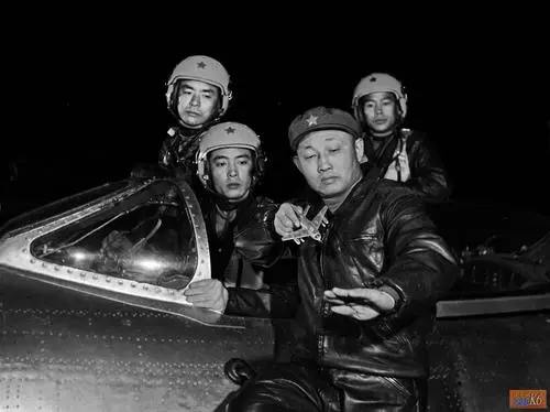 红星铁翼耀唐山剑胆琴心创纪录甘洒热血为百姓的人民空军