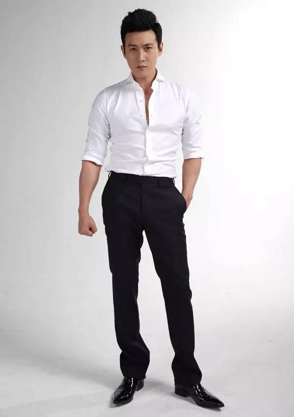 好物清单|你的男票和男神之间,或许只有一件白衬衣的距离 - 肌肉男穿