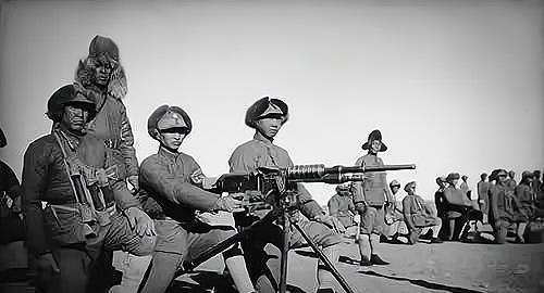 八路軍高層將領的反應也十分迅速,1945年8月8日,蘇聯對日宣戰.