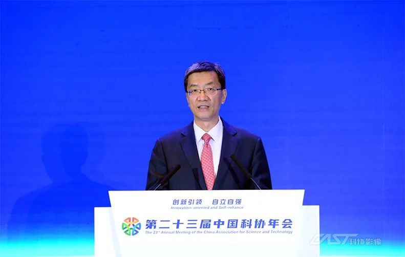 怀进鹏任教育部部长曾力推科教结合协同育人提倡有温度的教育