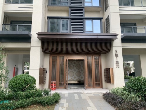 圆了安居梦全市最大体量移民村拆迁安置泽霞雅苑项目提前竣工交付