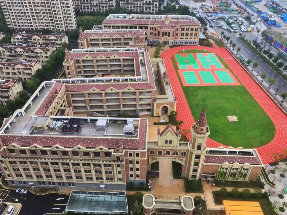 鄞州东南小学海晏路校区挂牌42个班9月投入使用