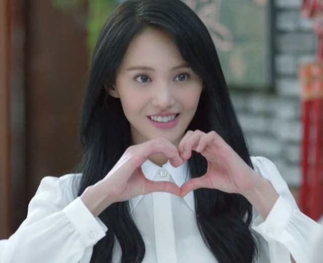 再看《微微一笑很倾城》才发现,肖奈对微微并不是一见钟情