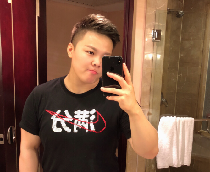 第25金汪周雨举重87公斤级夺冠曾晒自拍不说胖说壮