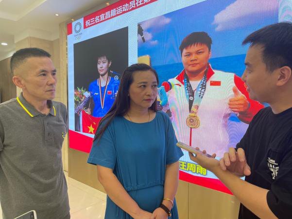 中国第25金汪周雨夺冠幕后小学是短跑冠军妈妈当抗疫先锋